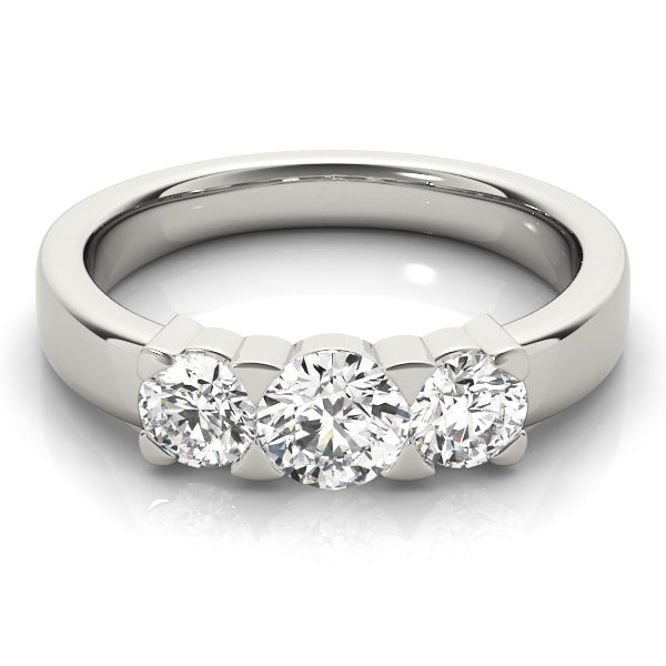 ENGAGEMENT RINGS 3 STONE ROUND - Image 3