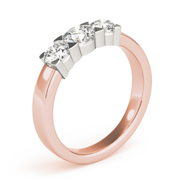 ENGAGEMENT RINGS 3 STONE ROUND - Image 6