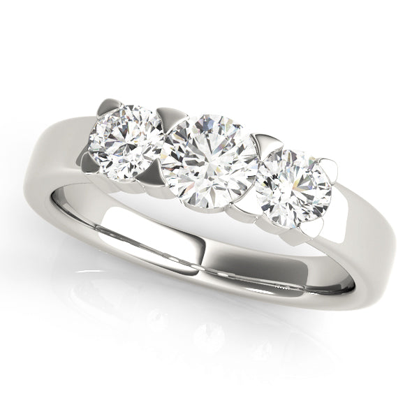 ENGAGEMENT RINGS 3 STONE ROUND - Image 2