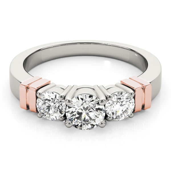 ENGAGEMENT RINGS 3 STONE ROUND - Image 4