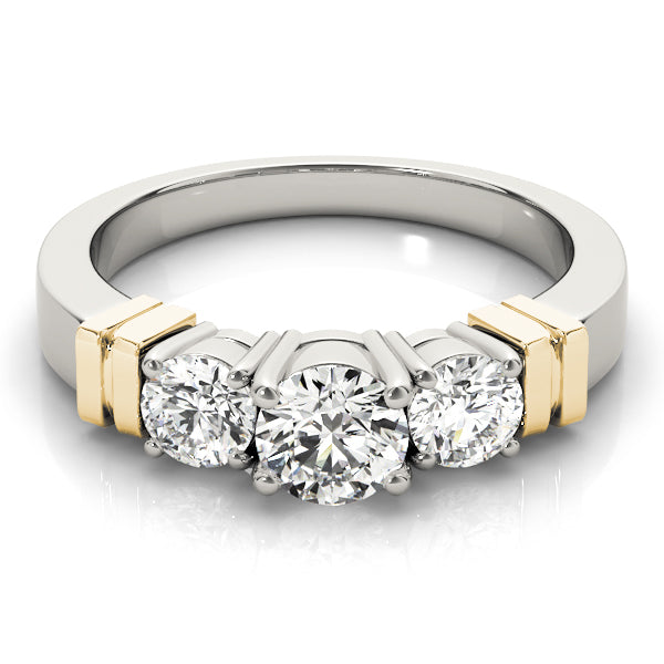 ENGAGEMENT RINGS 3 STONE ROUND - Image 10