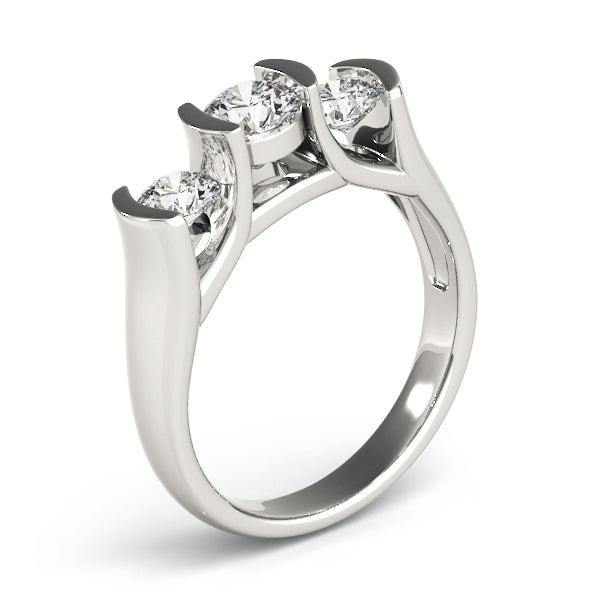ENGAGEMENT RINGS 3 STONE ROUND - Image 4