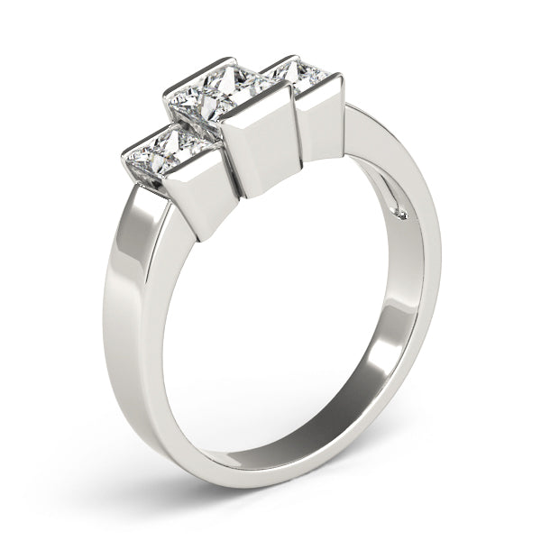 ENGAGEMENT RINGS 3 STONE PRINCESS - Image 4