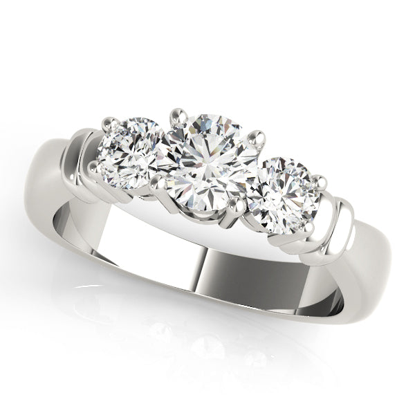 ENGAGEMENT RINGS 3 STONE ROUND - Image 2